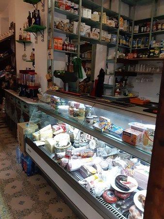 La Esquinita Del Chupa y Tira